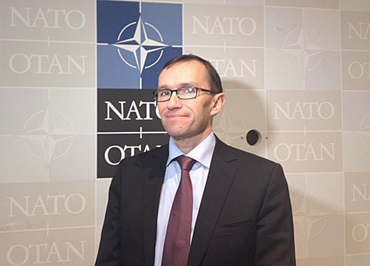 Forsvarsminister Espen Barth Eide på NATO-møtet i Brussel 2. februar 2012