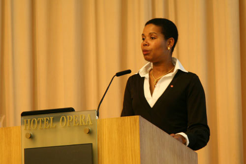 Barne- og likestillingsminister Manuela Ramin-Osmundsen under innspillsmøtet.