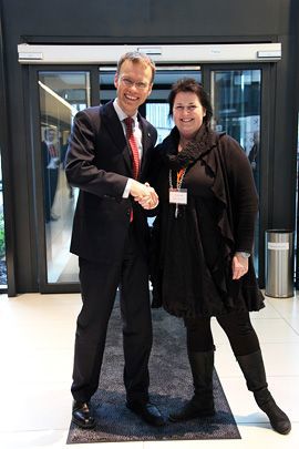Statssekretær Erik Lahnstein og fylkesordfører i Rogaland, Janne Johnsen under Nordområdedagen i Stavanger 2. desember 2012