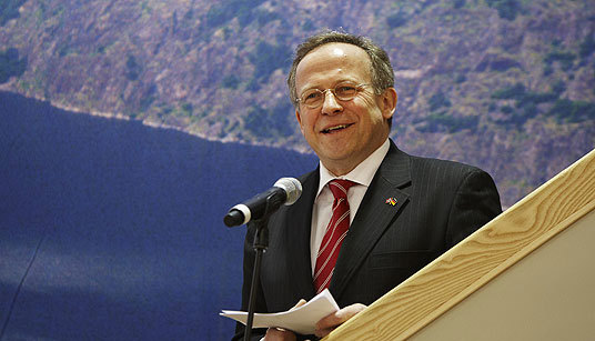 Landbruks- og matminister Lars Peder Brekk under åpningen av Norges stand Grüne Woche 2011
