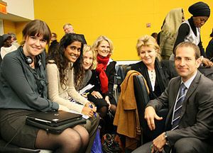 Deler av FN-delegasjonen etter at resolusjonen om internt fordrevne var vedtatt. Foto: FN-delegasjonen