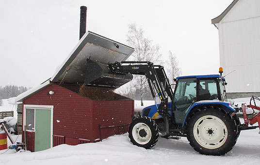 Bioenergi - fylling av flis i silo