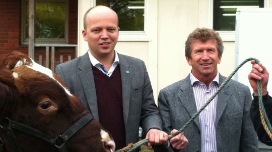Landbruks- og matminister Trygve Slagsvold Vedum og direktør i Animalia, Tor Arne Ruud leder av ekspertgruppa.