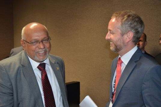 Guyanas president Donald Ramotar og miljøvernminister Bård Vegar Solhjell. (Foto: MD)