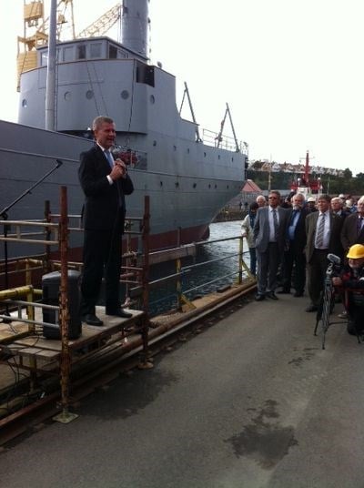 Miljøminister Erik Solheim tilstede ved sjøsettingen av D/S Hestmanden i Kristiansand.