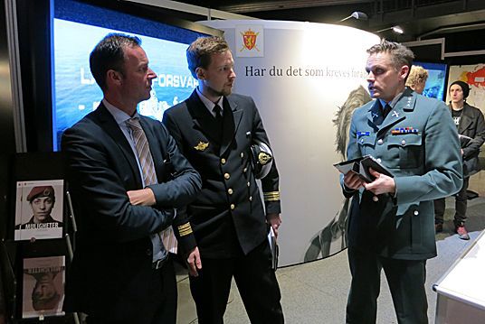 Statssekretær Roger Ingebrigtsen på utdanningsmesse for Forsvaret 16. februar 2012