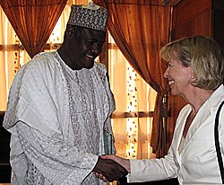 Forsvarsminister Anne-Grete Strøm-Erichsen og Tsjads utenriksminister Moussa Faki Mahamat