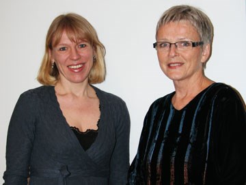 Kulturminister Anniken Huitfeldt og utvalgsleder Anne Enger. Foto: Karen Moe Møllerop/KUD