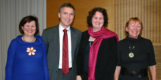 Jens Stoltenberg og Sylvia Brustad sammen med Gunn Ovesen i Innovasjon Norge og Wenche Nistad i GIEK