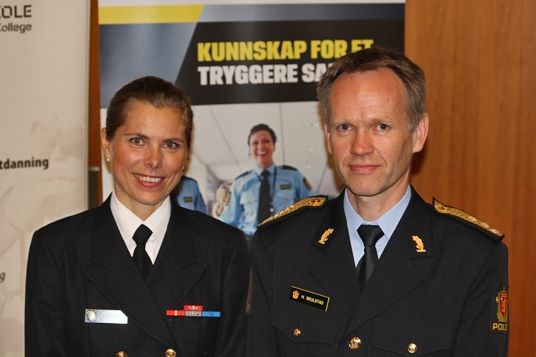 Sjef ved Forsvarets høgskole kontreadmiral Louise Dedichen, rektor ved Politihøgskolen Håkon Skulstad 